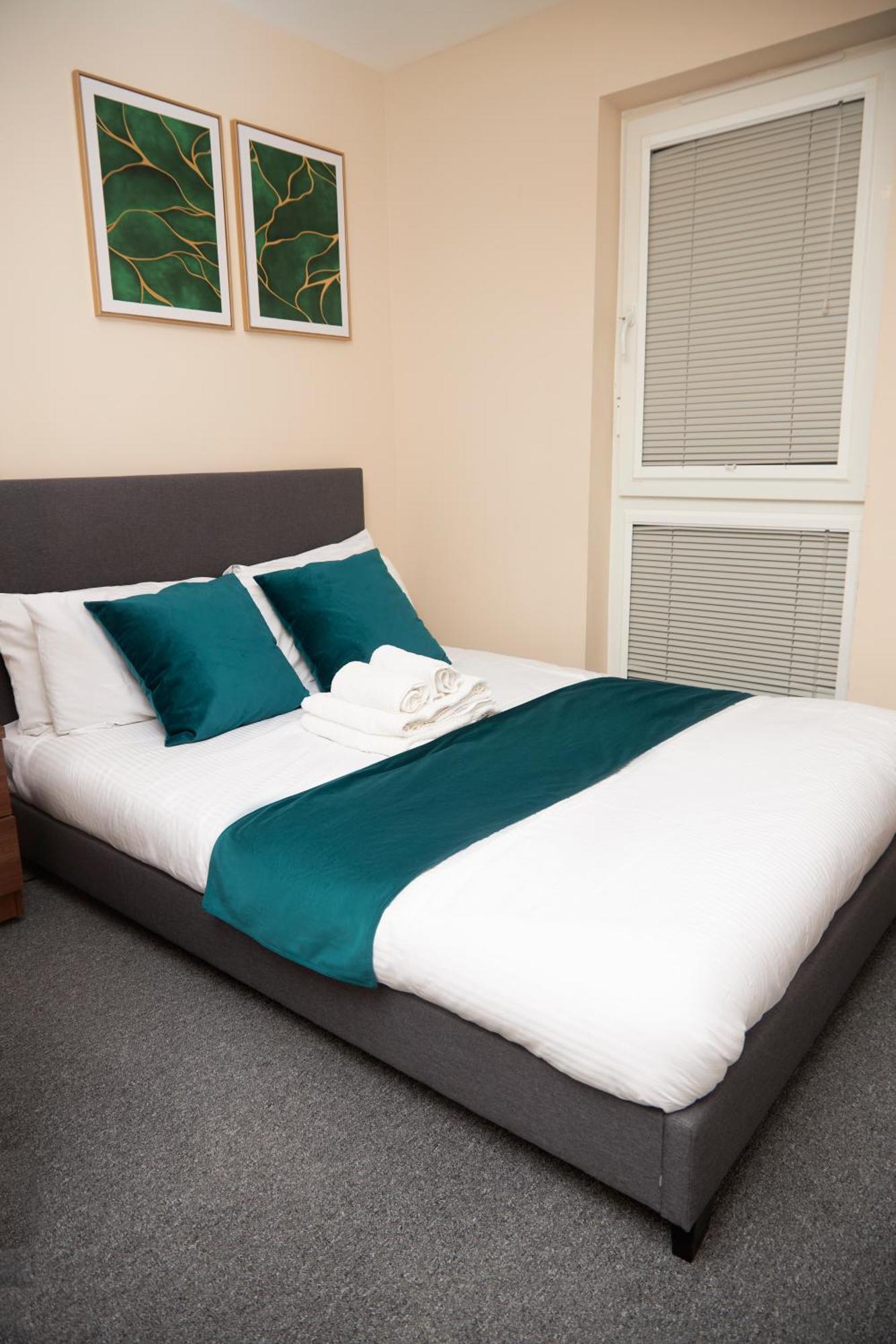 Deluxe And Cozy Two Bedroom With 1 Bathroom And Open Balcony 曼彻斯特 外观 照片