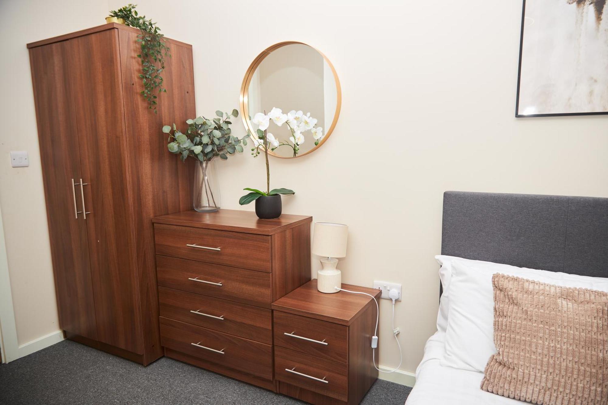 Deluxe And Cozy Two Bedroom With 1 Bathroom And Open Balcony 曼彻斯特 外观 照片
