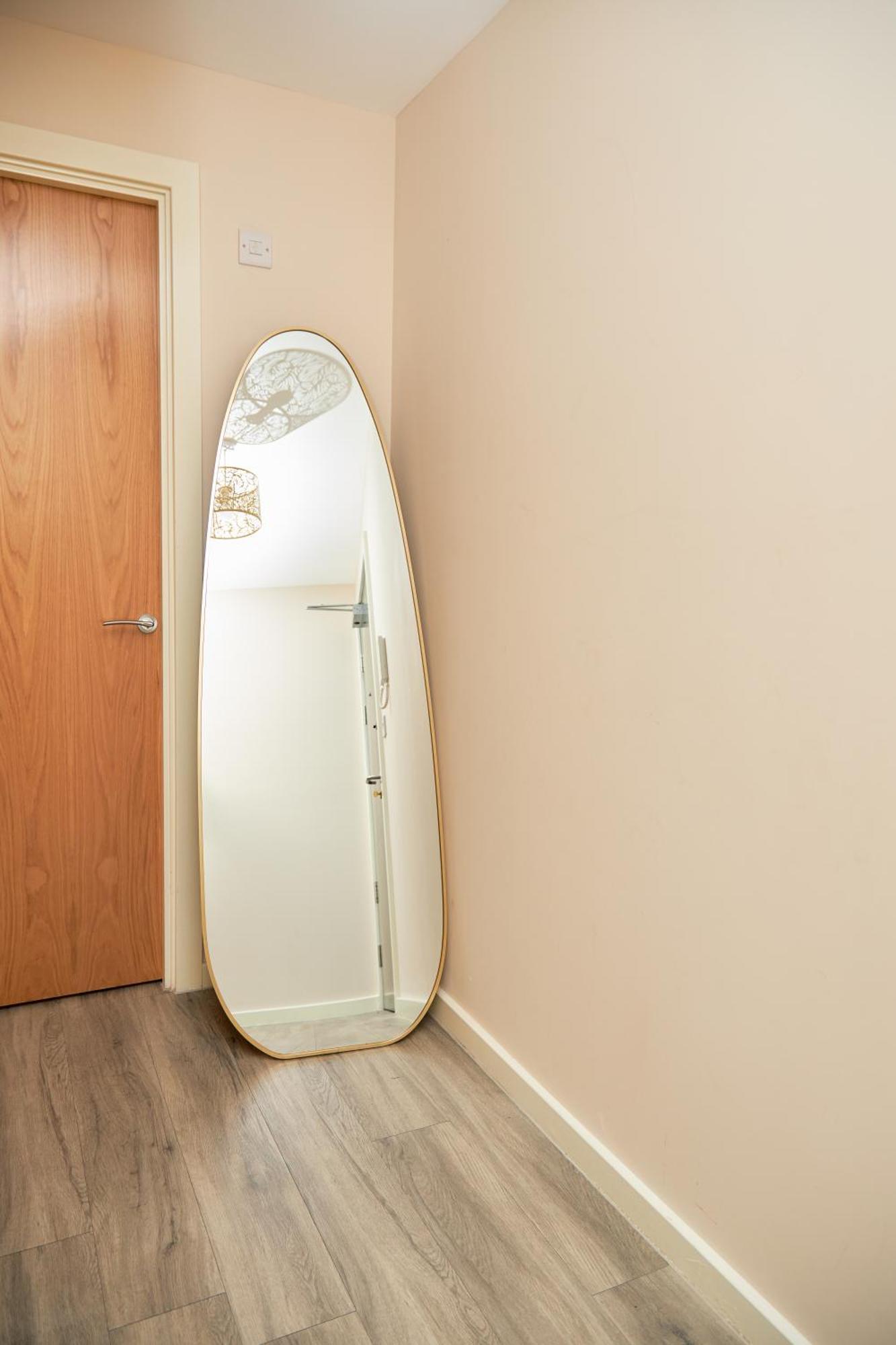 Deluxe And Cozy Two Bedroom With 1 Bathroom And Open Balcony 曼彻斯特 外观 照片