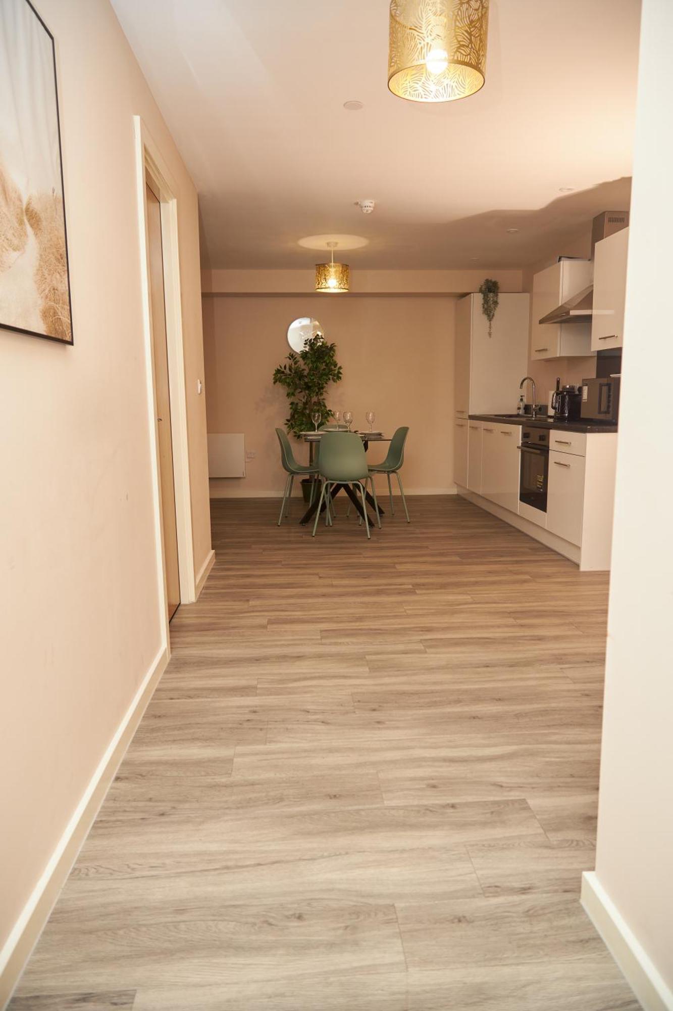 Deluxe And Cozy Two Bedroom With 1 Bathroom And Open Balcony 曼彻斯特 外观 照片
