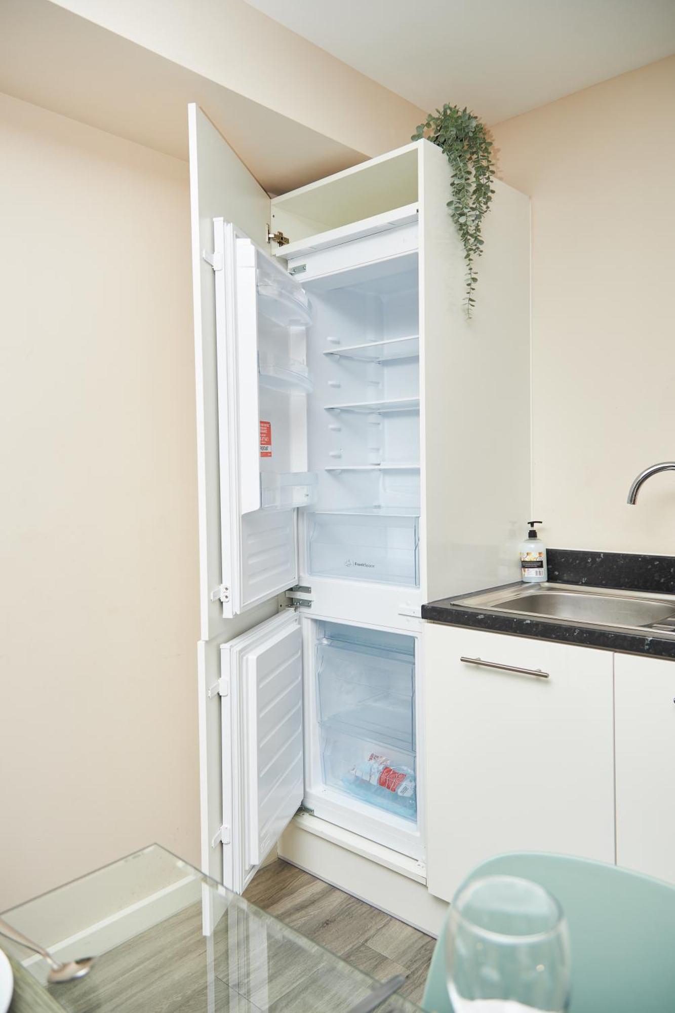 Deluxe And Cozy Two Bedroom With 1 Bathroom And Open Balcony 曼彻斯特 外观 照片